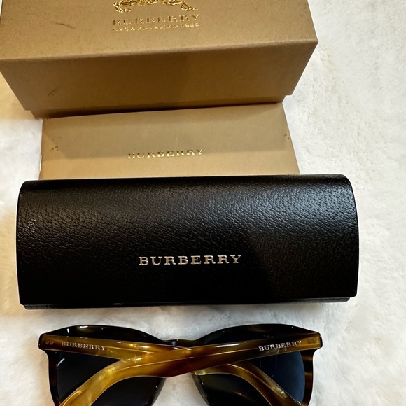Burberry Black Sunglasses with Case - Picture 5 of 10